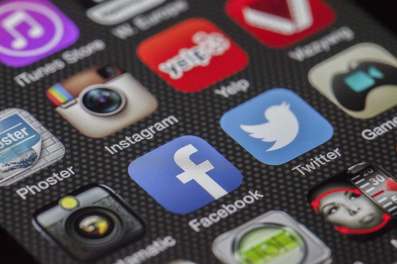Facebook a depășit pragul de 3 miliarde de utilizatori