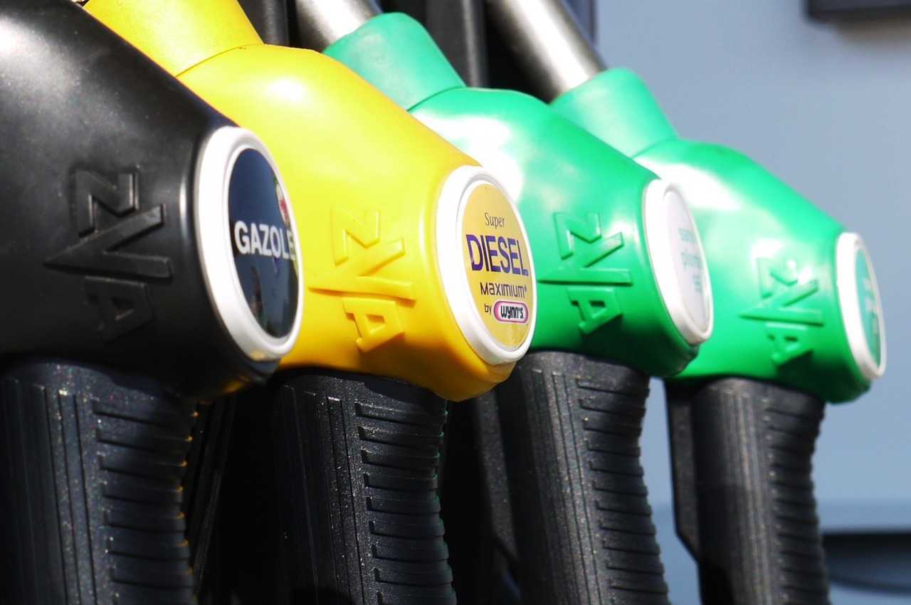 Motorina continuă să se scumpească