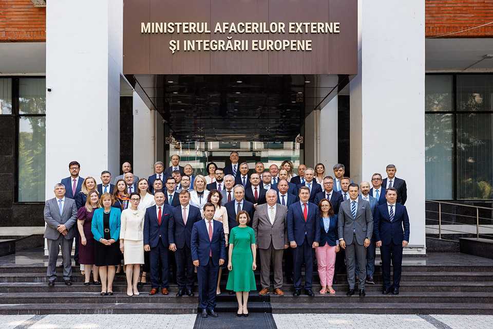 Inaugurarea reuniunii ambasadorilor Republicii Moldova