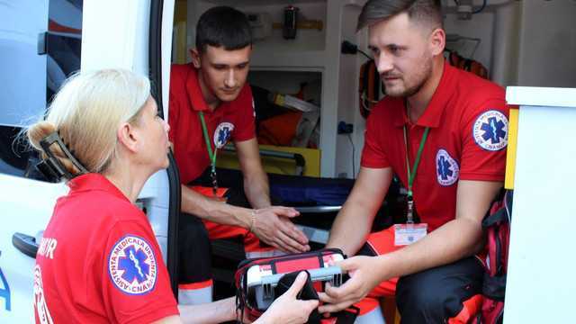 Medicii de la CNAMUP au primit în dotare 20 de defibrilatoare din partea UNFPA
