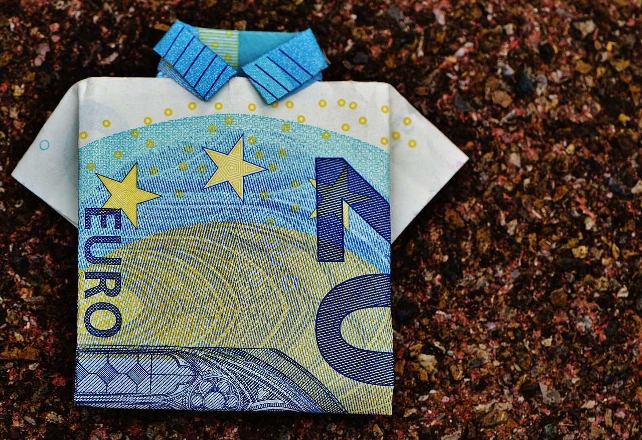 BCE: Bancnotele euro vor avea un nou design