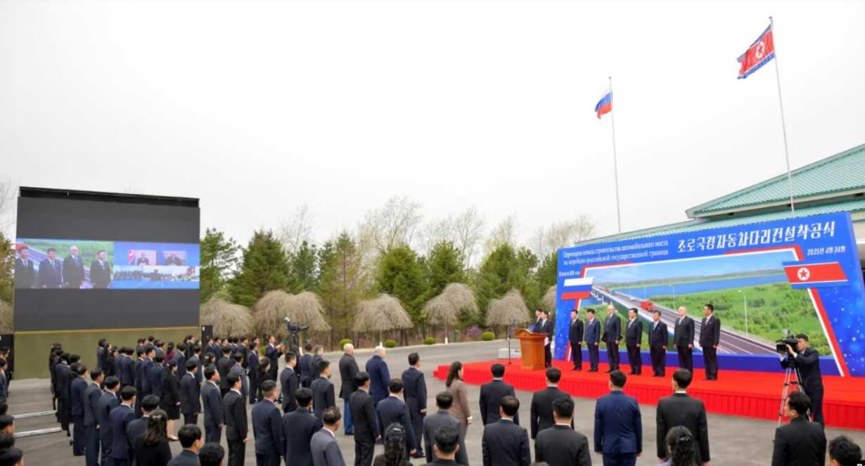 Rusia și Coreea de Nord au deschis primul pod rutier dintre cele două țări. Kievul avertizează asupra riscurilor militare