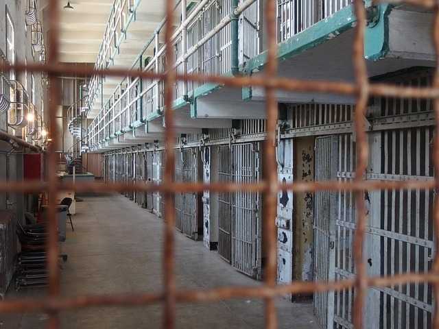 Un bucureștean a stat aproape o lună în închisoare după ce a fost confundat cu un hoț
