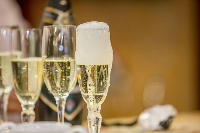 Schimbările climatice lovesc Champagne: șampania din recolta 2026 ar putea avea mai mult alcool
