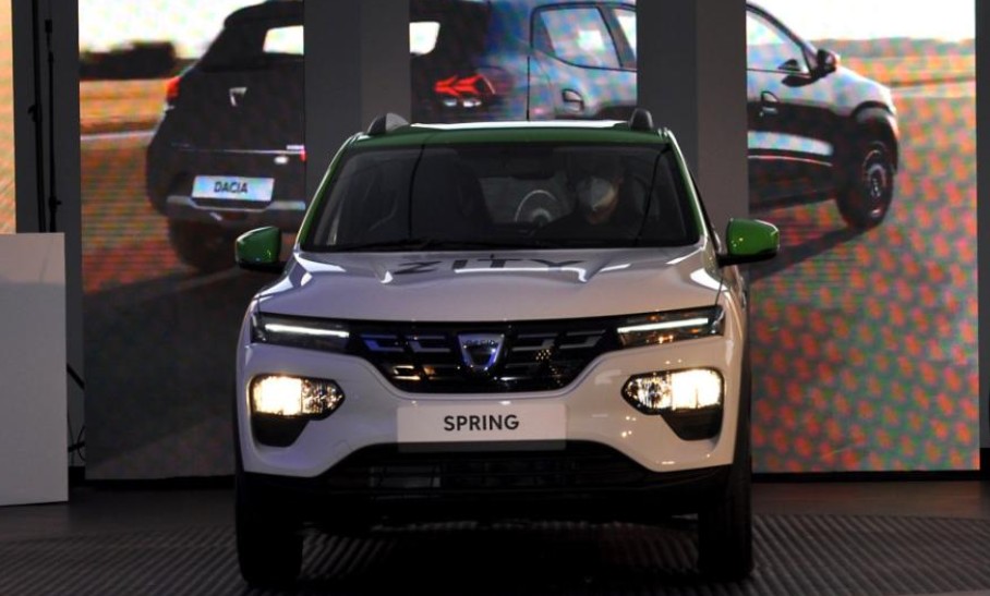 Șefa Dacia cere înghețarea regulilor europene: „Mașinile au devenit prea scumpe”