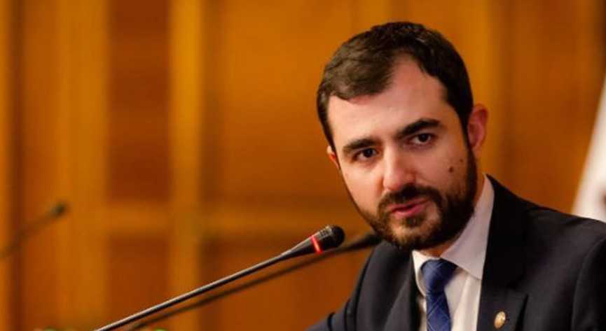 Imagini cu Claudiu Năsui și mama sa lângă o ambulanță. Ce spune ministrul