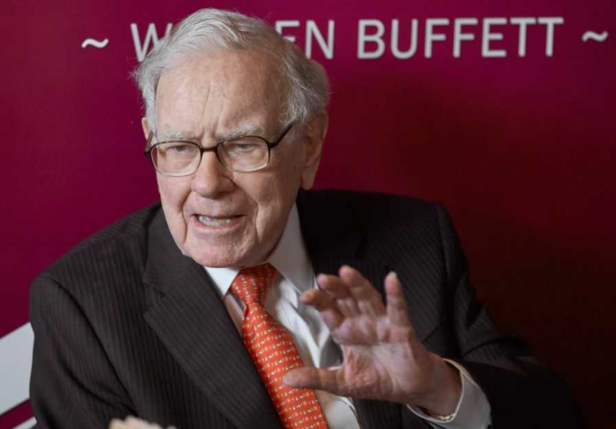 Warren Buffett se retrage din fruntea Berkshire Hathaway: „Oracolul din Omaha” lasă șefia consiliului după 56 de ani