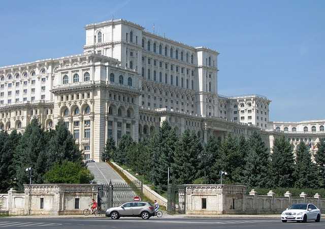 Peste 30% dintre români spun că viața lor s-a înrăutățit în ultimul an: presiunea financiară, principalul motiv