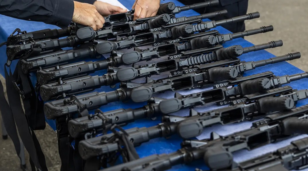 Alarmă în UE: Ce se întâmplă cu armele aduse din Ucraina de combatanții care se întorc