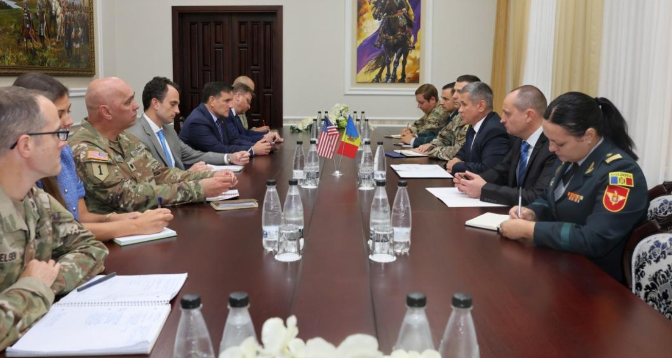 SUA și Republica Moldova își aprofundează cooperarea în domeniul apărării. Ce au discutat Nosatîi și oficialul american Andrew Loomis