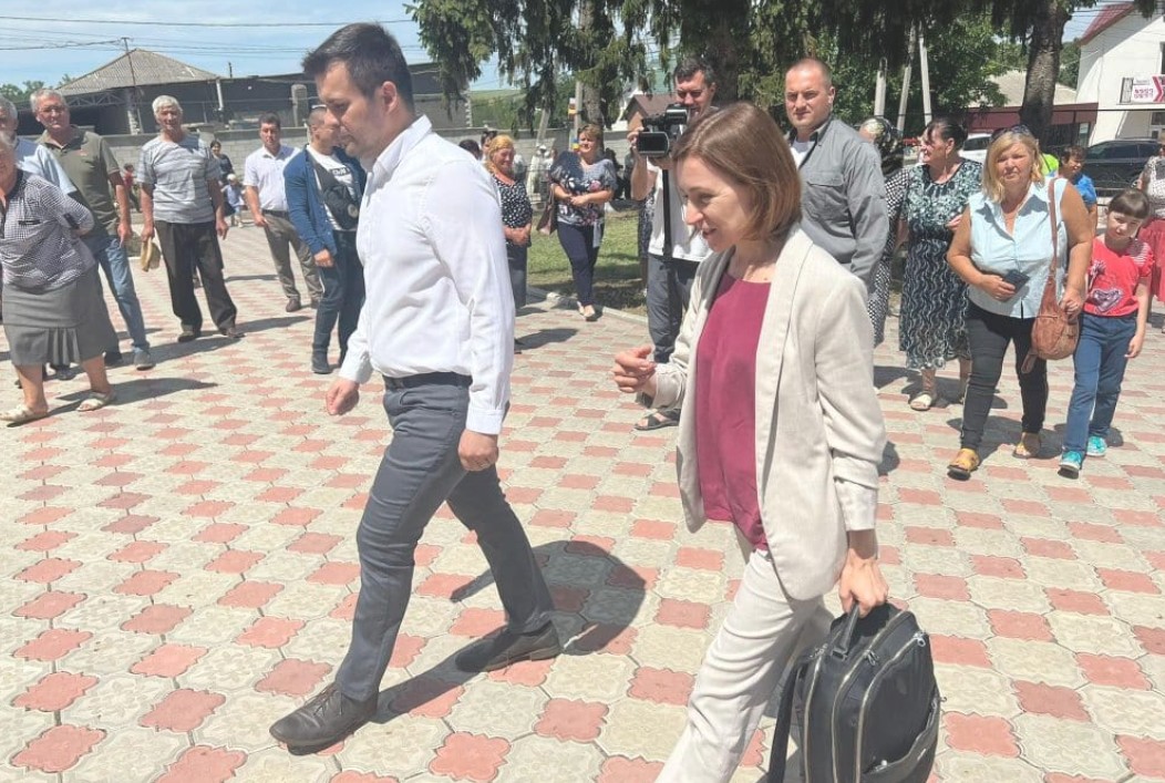 Opoziția mută frontul în Parlament: 46 de deputați cer suspendarea Maiei Sandu