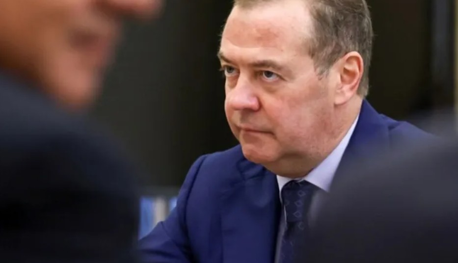 Medvedev amenință Armenia cu „scenariul ucrainean”: „Cel mai grav lucru ar fi transformarea într-o nouă Ucraină”
