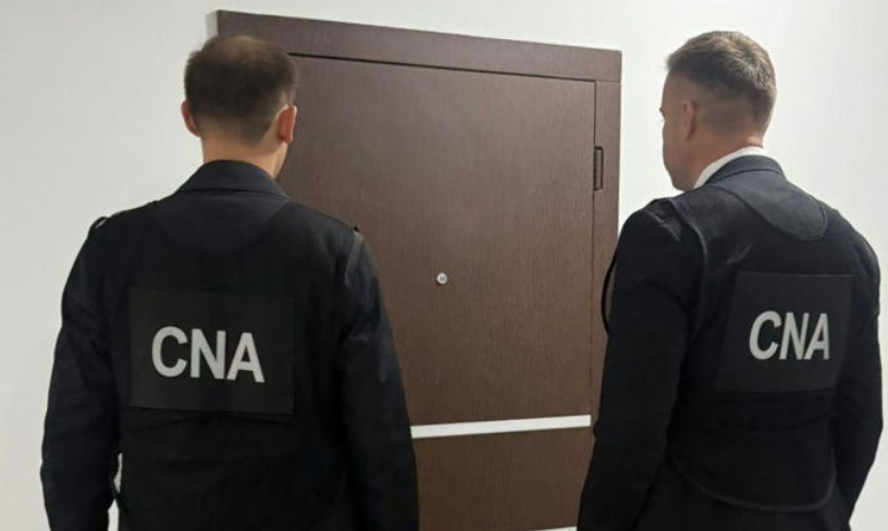 Inspectori ANSA, bănuiți că ar fi luat până la 800 de euro pentru a permite importul unor produse neconforme