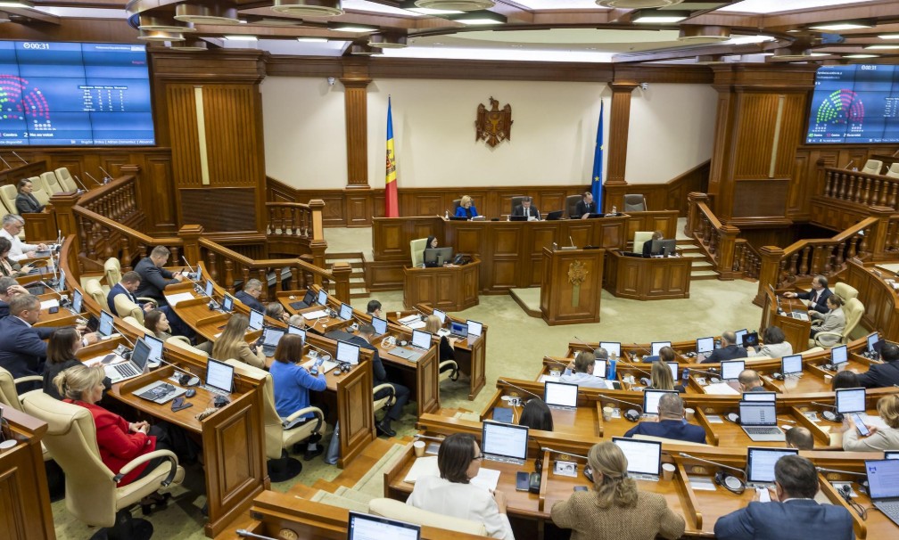 Promo-LEX: Transparența a fost afectată în cazul a două treimi dintre proiectele votate în Parlament