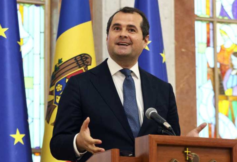 Tofan îi îndeamnă pe moldoveni să economisească la încălzire: „Te culci în pulover gros, iar în casă este frig”