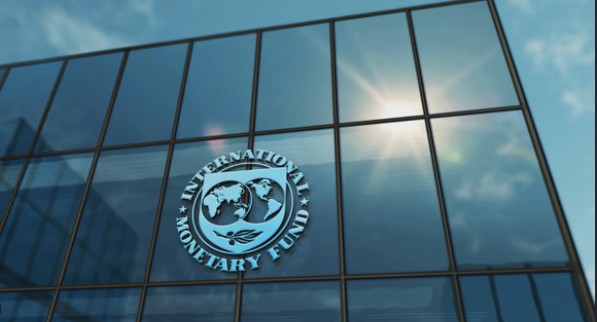 România, alături de Irlanda, singurele economii europene care vor înregistra recesiune în 2026. FMI a revizuit prognoza