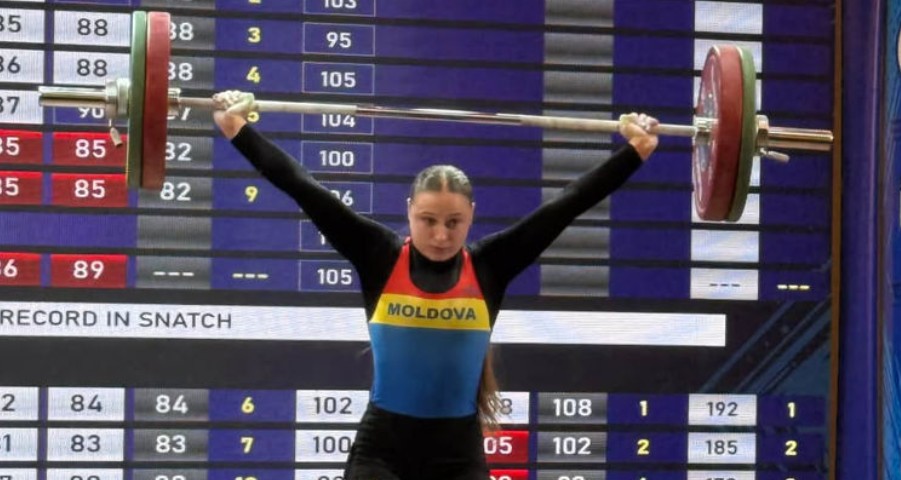 Nicoleta Cojocaru, vicecampioană europeană la haltere. Sportiva a stabilit trei recorduri europene U17