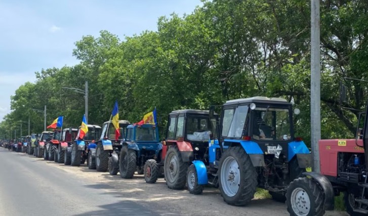 Fermierii amenință cu proteste de amploare și ieșirea tractoarelor în stradă