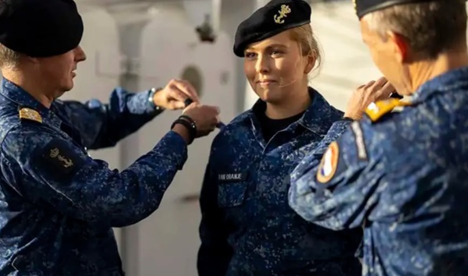 Prințesa moștenitoare a Țărilor de Jos a primit gradul militar de sergent