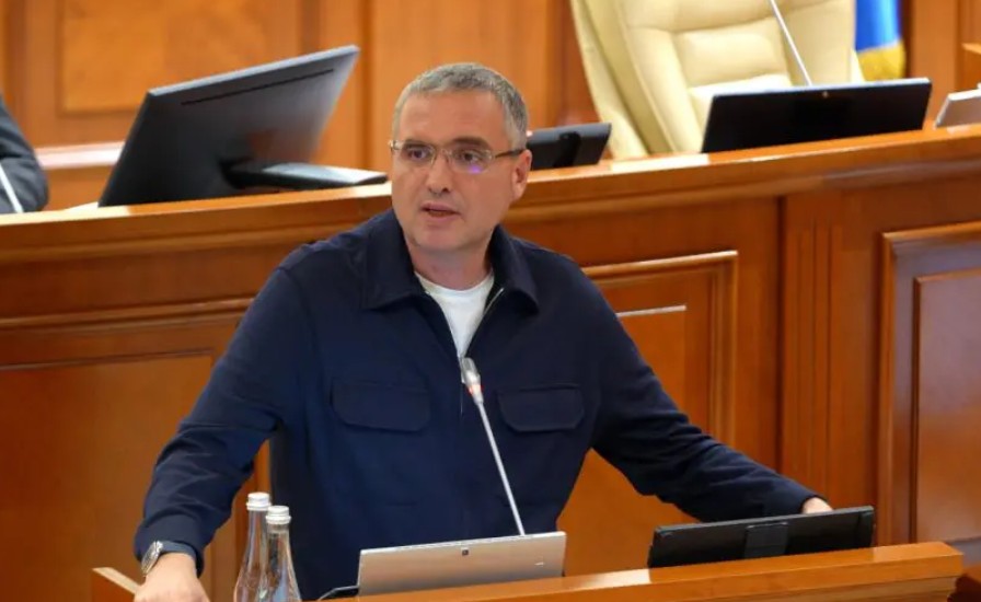 Partidul Nostru cere încetarea mandatelor lui von Hebel și Lavigne după decizia Curții Constituționale